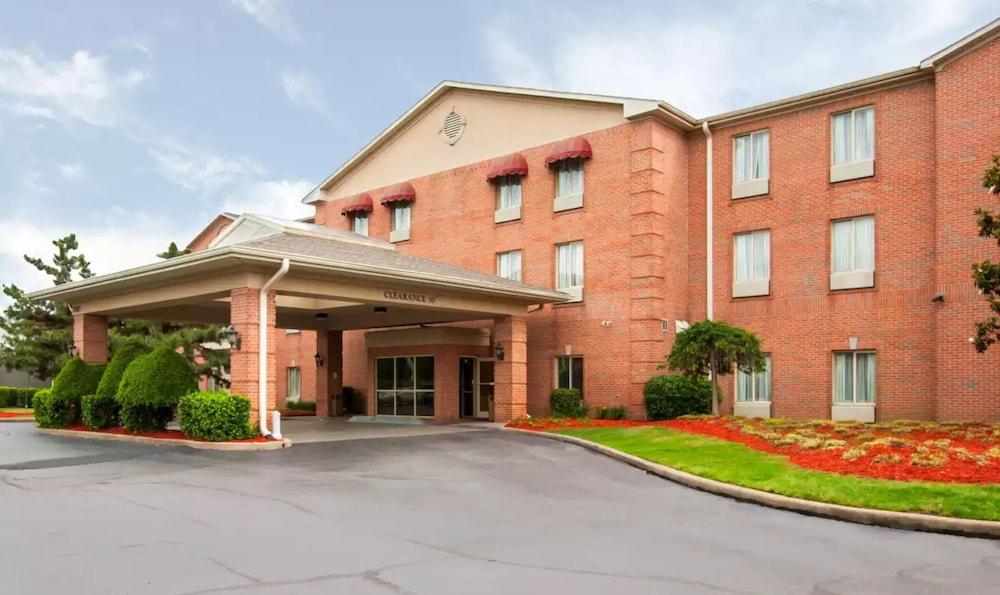 Quality Inn & Suites Germantown North Eksteriør billede