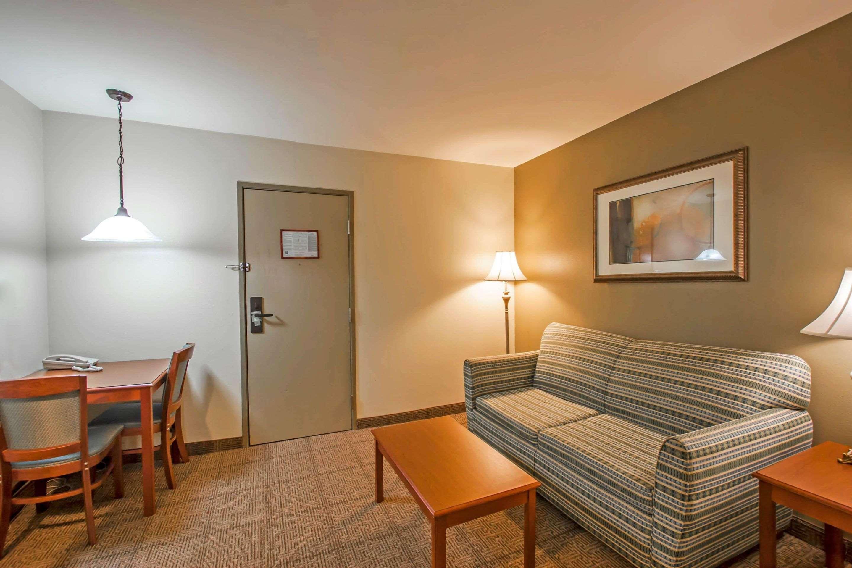 Quality Inn & Suites Germantown North Eksteriør billede
