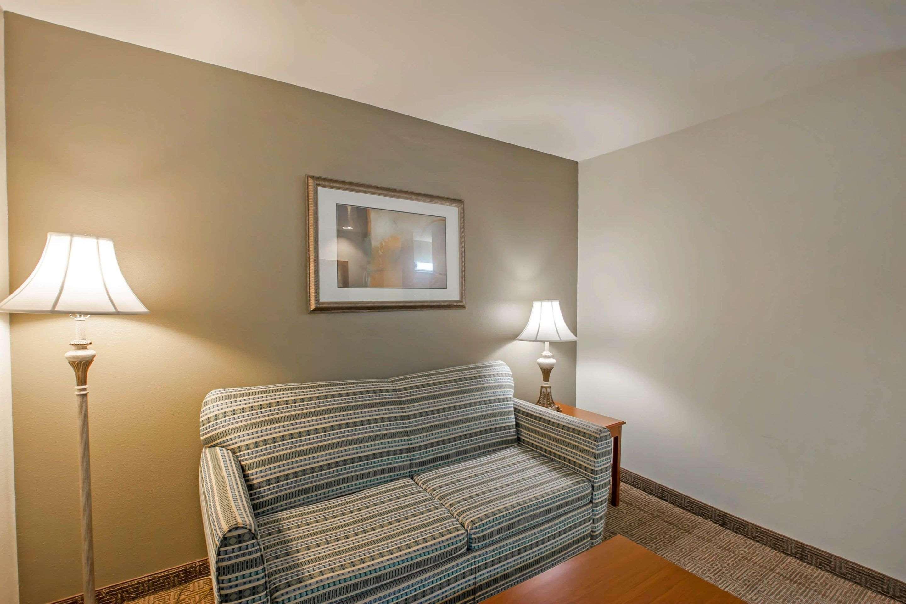 Quality Inn & Suites Germantown North Eksteriør billede